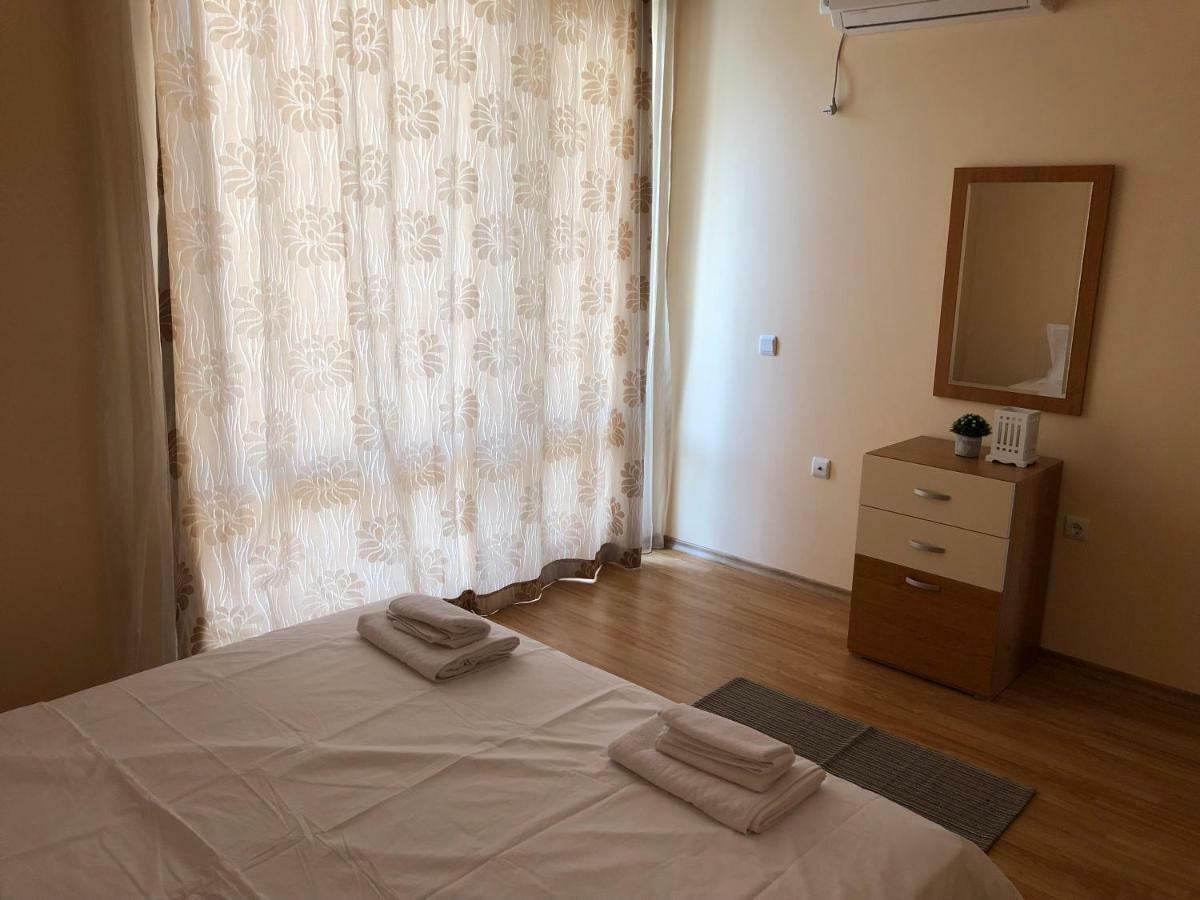 Private Apartments In Oxygen Sveti Vlas Bagian luar foto